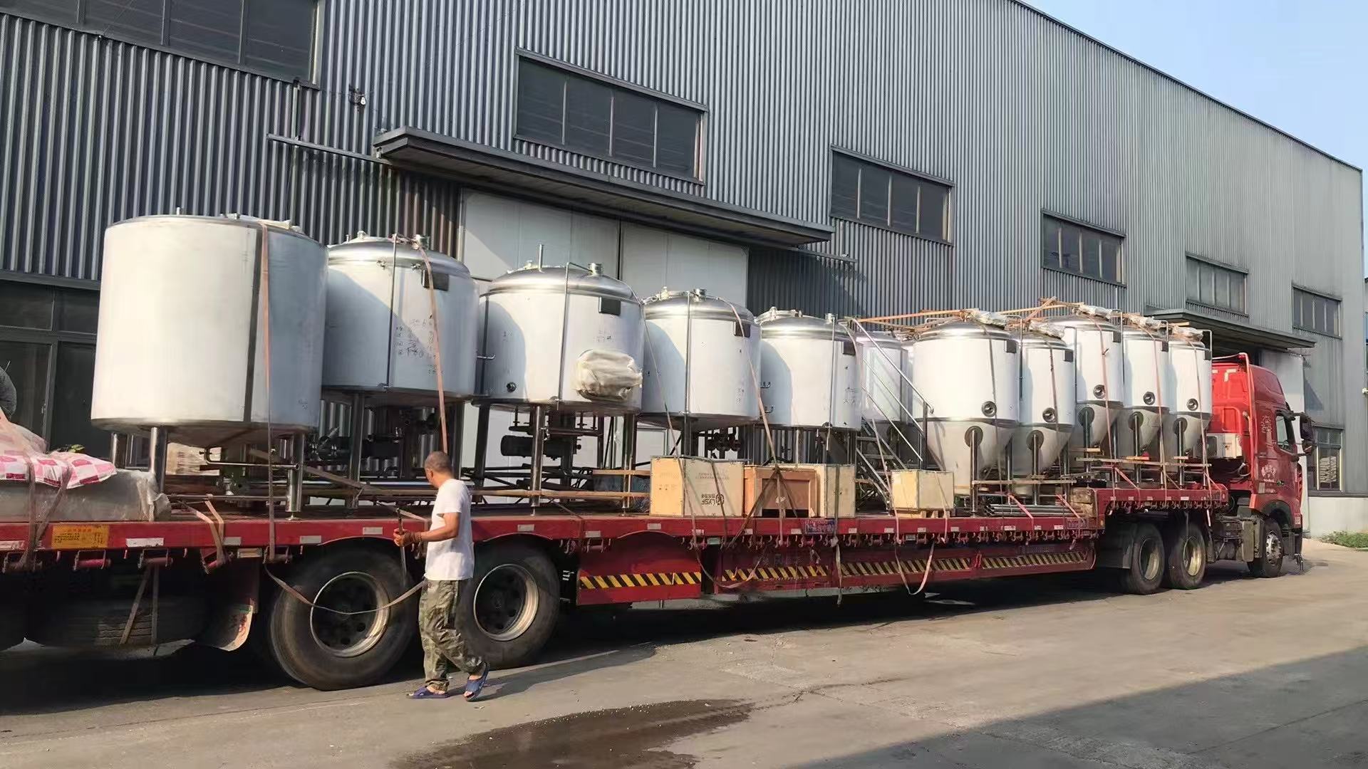 九寨沟精酿啤酒设备厂—中小型精酿啤酒厂提供服务